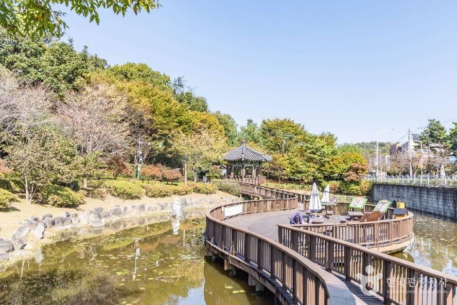 궁동저수지 생태공원 — 옹주가 살던 궁마을 수변