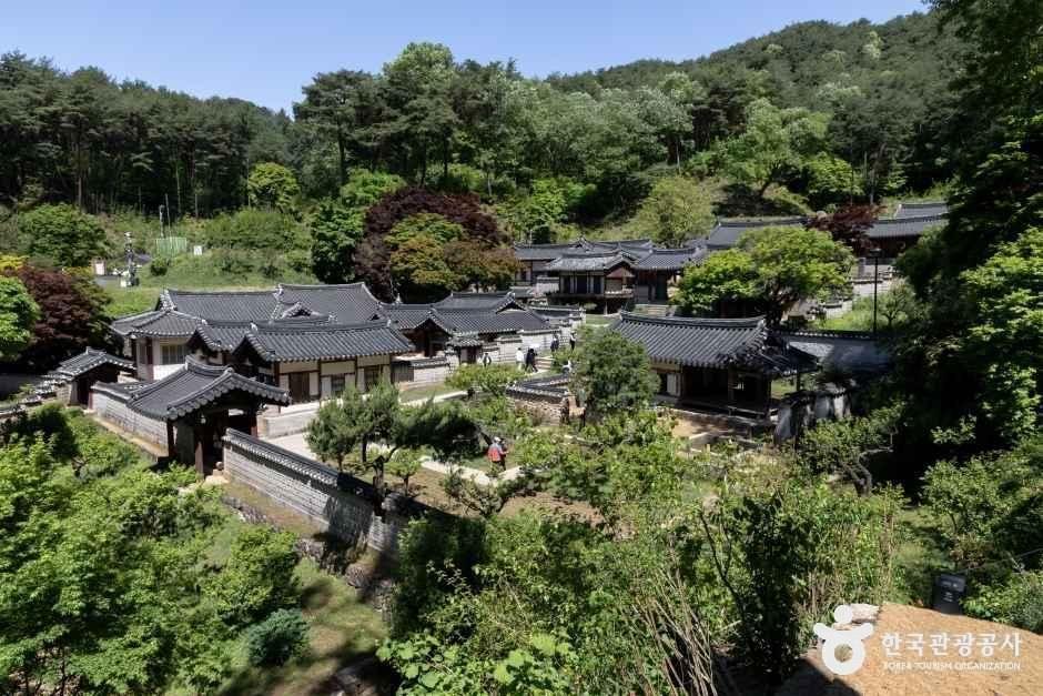안동 도산서원 — 퇴계 학맥 원천