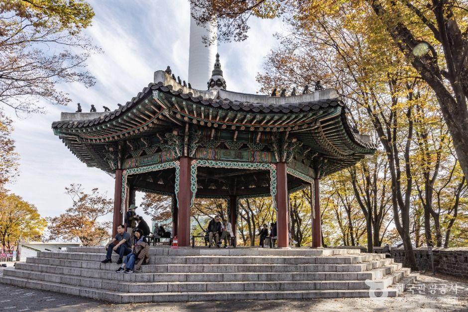 남산 N서울타워 — 한양 주작·일출 명당