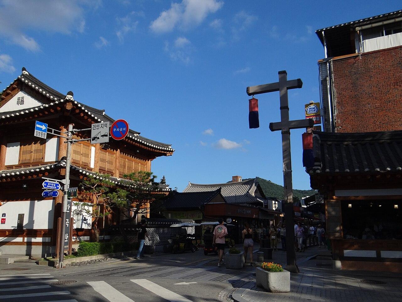 전주 한옥마을 — 도심 속 전통 양택